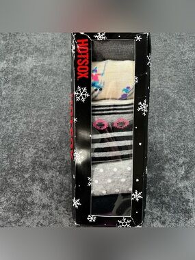 NIB Hot Sox Women’s Winter Themed Crew Socks- 6 Pairs